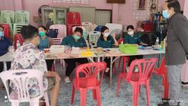 ทน.แม่สอด ให้บริการฉีดยาวัคซีนป้องกันโรคพิษสุนัขบ้าให้กับสุนัขและแมว พร้อมลงทะเบียนสัตว์เลี้ยงที่ชุมชนดอนไชย