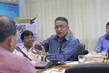 การประชุมคณะทำงานขับเคลื่อนเขตพัฒนาเศษฐกิจพิเศษตากระดับตำบล ณ เทศบาลนครแม่สอด ชั้น 2 วันอังคารที่ 15 กันยายน พ.ศ.2558 เวลา 10.00 น.