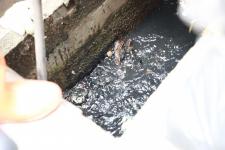 ทน.แม่สอด ลงพื้นที่ขุดลอกท่อระบายน้ำในตัวเมืองนครแม่สอด