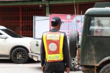 ทน.แม่สอด ลงพื้นที่ขุดลอกท่อระบายน้ำในตัวเมืองนครแม่สอด