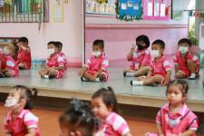 นายกเทศมนตรีนครแม่สอด ตรวจเยี่ยมการตรวจสุขภาพเด็กนักเรียน โรงเรียนเทศบาลวัดดอนแก้ว ประจำปี 2565