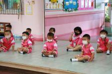 นายกเทศมนตรีนครแม่สอด ตรวจเยี่ยมการตรวจสุขภาพเด็กนักเรียน โรงเรียนเทศบาลวัดดอนแก้ว ประจำปี 2565