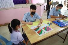 นายกเทศมนตรีนครแม่สอด ตรวจเยี่ยมการตรวจสุขภาพเด็กนักเรียน โรงเรียนเทศบาลวัดดอนแก้ว ประจำปี 2565