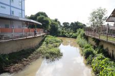 เทศบาลนครแม่สอด ร่วมกับรองอธิบดีโยธาธิการและผังเมืองลงพื้นที่โครงการก่อสร้างระบบระบายน้ำหลักเพื่อแก้ไขปัญหาน้ำท่วมในเขตเทศบาลนครแม่สอด