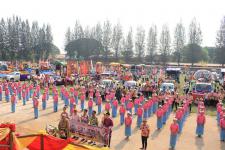 เทศบาลนครแม่สอด จัดขบวนแห่สงกรานต์ ประจำปี 2561 เพื่อสืบสานประเพณีและวัฒนธรรมอันดีงามของไทย 16 เมษายน 2561