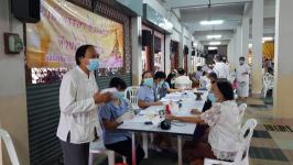 ทน.แม่สอด โดยคลินิกชุมชนอบอุ่นฯ จัดโครงการเข้าพรรษา ชีวาสดใสห่างไกลโรคร้าย