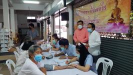 ทน.แม่สอด โดยคลินิกชุมชนอบอุ่นฯ จัดโครงการเข้าพรรษา ชีวาสดใสห่างไกลโรคร้าย
