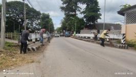 คณะผู้บริหารพร้อมสมาชิกสภาเทศบาลนครแม่สอดลงพื้นที่ตรวจเยี่ยมให้กำลังใจเจ้าหน้าที่ผู้ปฏิบัติงานภาคสนาม