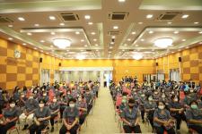 ทน.แม่สอด จัดพิธีมอบเกียรติบัตรพร้อมเหรียญเชิดชูเกียรติ อสม.ที่ปฏิบัติงานครบ 10 ปี 20 ปี และมอบประกาศนียบัตรผู้ที่ผ่านการอบรม