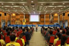 ทน.แม่สอด จัดพิธีมอบเกียรติบัตรพร้อมเหรียญเชิดชูเกียรติ อสม.ที่ปฏิบัติงานครบ 10 ปี 20 ปี และมอบประกาศนียบัตรผู้ที่ผ่านการอบรม