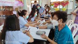 ทน.แม่สอด โดยคลินิกชุมชนอบอุ่นฯ จัดโครงการ “เข้าพรรษา ชีวาสดใส ห่างไกลโรคร้าย” วัดซอนน่าด่าน (วัดหลวง) 