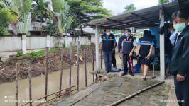 ทน.แม่สอด ลงพื้นที่ติดตามสถานการณ์น้ำในพื้นที่เขตเทศบาลนครแม่สอดหลังมีฝนตกหนักอย่างต่อเนื่อง