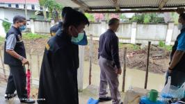 ทน.แม่สอด ลงพื้นที่ติดตามสถานการณ์น้ำในพื้นที่เขตเทศบาลนครแม่สอดหลังมีฝนตกหนักอย่างต่อเนื่อง