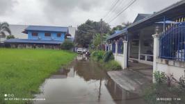 ทน.แม่สอด ลงพื้นที่ติดตามสถานการณ์น้ำในพื้นที่เขตเทศบาลนครแม่สอดหลังมีฝนตกหนักอย่างต่อเนื่อง