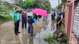 ทน.แม่สอด ลงพื้นที่ติดตามสถานการณ์น้ำในพื้นที่เขตเทศบาลนครแม่สอดหลังมีฝนตกหนักอย่างต่อเนื่อง