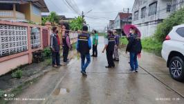ทน.แม่สอด ลงพื้นที่ติดตามสถานการณ์น้ำในพื้นที่เขตเทศบาลนครแม่สอดหลังมีฝนตกหนักอย่างต่อเนื่อง