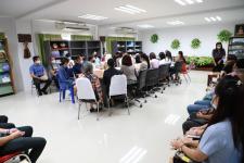 ปลัดเทศบาลนครแม่สอด ​กล่าวต้อนรับให้โอวาทข้าราชการ และพนักงานบรรจุใหม่ ตำแหน่งสายงานต่างๆ