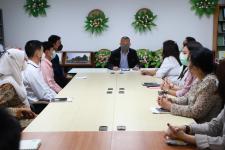 ปลัดเทศบาลนครแม่สอด ​กล่าวต้อนรับให้โอวาทข้าราชการ และพนักงานบรรจุใหม่ ตำแหน่งสายงานต่างๆ