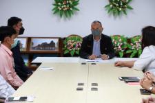 ปลัดเทศบาลนครแม่สอด ​กล่าวต้อนรับให้โอวาทข้าราชการ และพนักงานบรรจุใหม่ ตำแหน่งสายงานต่างๆ