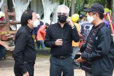 ทน.แม่สอด ร่วมกับการไฟฟ้าส่วนภูมิภาคย้ายเสาไฟฟ้า และปรับปรุงภูมิทัศน์โดยรอบสำนักงานเทศบาลนครแม่สอด