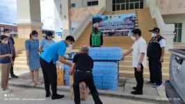 ทน.แม่สอด มอบสิ่งของอุปโภค บริโภค ช่วยเหลือผู้ประสบอุทกภัยในพื้นที่จังหวัดตาก