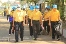 ทน.แม่สอด จัดกิจกรรมจิตอาสาบำเพ็ญสาธารณประโยชน์ เนื่องในวันคล้ายวันสวรรคตของพระบาทสมเด็จพระบรมชนกาธิเบศร มหาภูมิพลอดุลยเดชมหาราช บรมนาถบพิตร