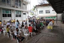 ทน.แม่สอด มอบเครื่องอุปโภค - บริโภค ให้แก่ผู้มีรายได้น้อยและผู้ประสบปัญหาทางสังคมต่างๆ 