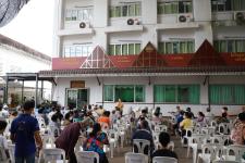 ทน.แม่สอด มอบเครื่องอุปโภค - บริโภค ให้แก่ผู้มีรายได้น้อยและผู้ประสบปัญหาทางสังคมต่างๆ 