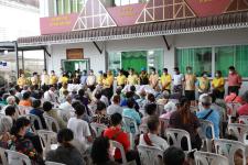 ทน.แม่สอด มอบเครื่องอุปโภค - บริโภค ให้แก่ผู้มีรายได้น้อยและผู้ประสบปัญหาทางสังคมต่างๆ 