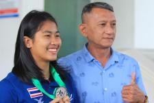 ทน.แม่สอด ร่วมแสดงความยินดีกับนางสาวสุชญา คำแดงดี ร.ร.กีฬาเทศบาลนครแม่สอด คว้าเหรียญเงิน วิ่งผลัดเมดเลย์ ทีมชาติไทยในการแข่งขัน Asian U18 Youth Athletics Championships 2022