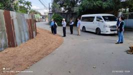 ทน.แม่สอด ลงพื้นที่ติดตามความเรียบร้อยการขยายผิวถนนสวรรค์วิถี ชุมชนชุมพลพัฒนา เขตเทศบาลนครแม่สอด