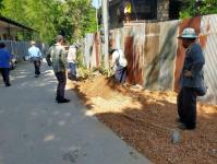 ทน.แม่สอด ลงพื้นที่ติดตามความเรียบร้อยการขยายผิวถนนสวรรค์วิถี ชุมชนชุมพลพัฒนา เขตเทศบาลนครแม่สอด