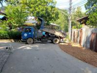 ทน.แม่สอด ลงพื้นที่ติดตามความเรียบร้อยการขยายผิวถนนสวรรค์วิถี ชุมชนชุมพลพัฒนา เขตเทศบาลนครแม่สอด