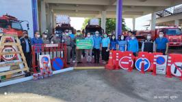 ทน.แม่สอด มอบวัสดุอุปกรณ์จราจรให้แก่สถานีตำรวจภูธรแม่สอด