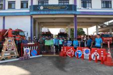 ทน.แม่สอด มอบวัสดุอุปกรณ์จราจรให้แก่สถานีตำรวจภูธรแม่สอด