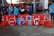 ทน.แม่สอด มอบวัสดุอุปกรณ์จราจรให้แก่สถานีตำรวจภูธรแม่สอด