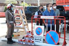 ทน.แม่สอด มอบวัสดุอุปกรณ์จราจรให้แก่สถานีตำรวจภูธรแม่สอด