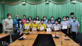 ทน.แม่สอด มอบใบประกาศเกียรติบัตร ผู้ผ่านการฝึกประสบการณ์  ด้านการแพทย์และสาธารณสุข คลินิกชุมชนอบอุ่นเทศบาลนครแม่สอด