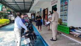 ทน.แม่สอด คณะผู้บริหารลงพื้นที่ต่อเนื่อง ตรวจเยี่ยมความพร้อมสถานศึกษาในสังกัดเทศบาลนครแม่สอด