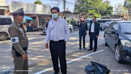 ทน.แม่สอด ร่วมกับสถานีตำรวจภูธรแม่สอด จัดกิจกรรม จิตอาสาทาสี ตีเส้นช่องจอดรถ หน้าร.ร.สรรพวิทยาคม