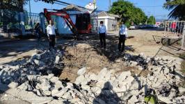 ทน.แม่สอด ลงพื้นที่ติดตามการปรับปรุงที่จอดรถ และภูมิทัศน์เทศบาลนครแม่สอด