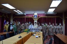 ทน.แม่สอด รับมอบอุปกรณ์สื่อการเรียนการสอนจากโรงเรียนฮักภาษา