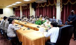 ทน.แม่สอด รับมอบอุปกรณ์สื่อการเรียนการสอนจากโรงเรียนฮักภาษา