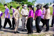 ทน.แม่สอด ร่วมกิจกรรมหว่านเมล็ดพันธุ์ปอเทือง หน้าโรงเรียนเทศบาลเฉลิมพระเกียรติสมเด็จพระเทพรัตนราชสุดา ฯ สยามบรมราชกุมารี สังกัดเทศบาลนครแม่สอด 