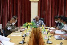 ทน.แม่สอด จัดประชุมหาแนวทางจัดระเบียบการจำหน่ายสินค้าในที่หรือทางสาธารณะ เขตเทศบาลนครแม่สอด