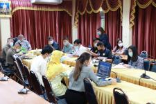 ทน.แม่สอด จัดประชุมหาแนวทางจัดระเบียบการจำหน่ายสินค้าในที่หรือทางสาธารณะ เขตเทศบาลนครแม่สอด