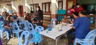 ทน.แม่สอด ลงพื้นที่ให้กำลังใจประชาชนที่มารับบริการฉีดวัคซีนป้องกัน โควิด-19