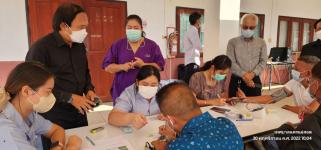 ทน.แม่สอด ลงพื้นที่ให้กำลังใจประชาชนที่มารับบริการฉีดวัคซีนป้องกัน โควิด-19