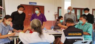 ทน.แม่สอด ลงพื้นที่ให้กำลังใจประชาชนที่มารับบริการฉีดวัคซีนป้องกัน โควิด-19