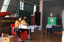 ทน.แม่สอด ลงพื้นที่ตรวจเยี่ยมหน่วยเลือกตั้งสมาชิกสภาเทศบาล เขตเลือกตั้งที่ 4 (แทนตำแหน่งที่ว่าง) 